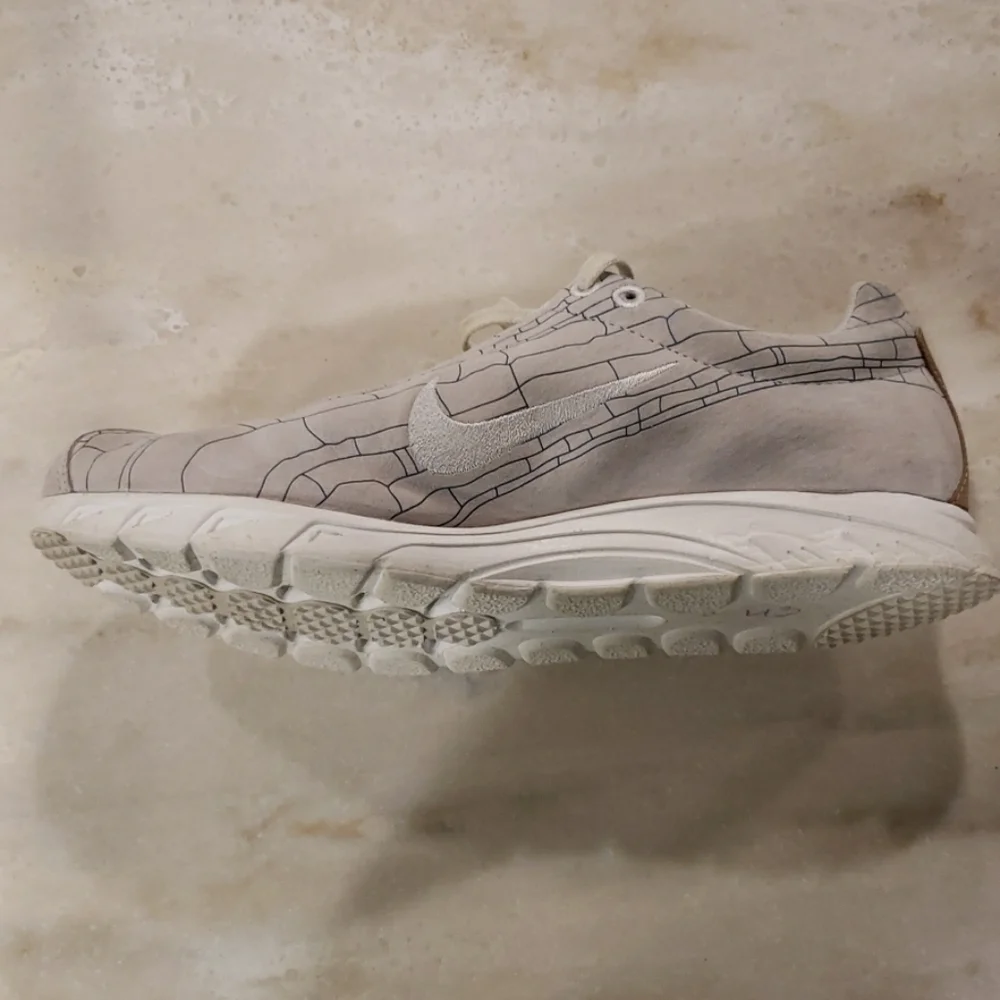 Nike Mayfly Sneakers - Picture 5 of 7
